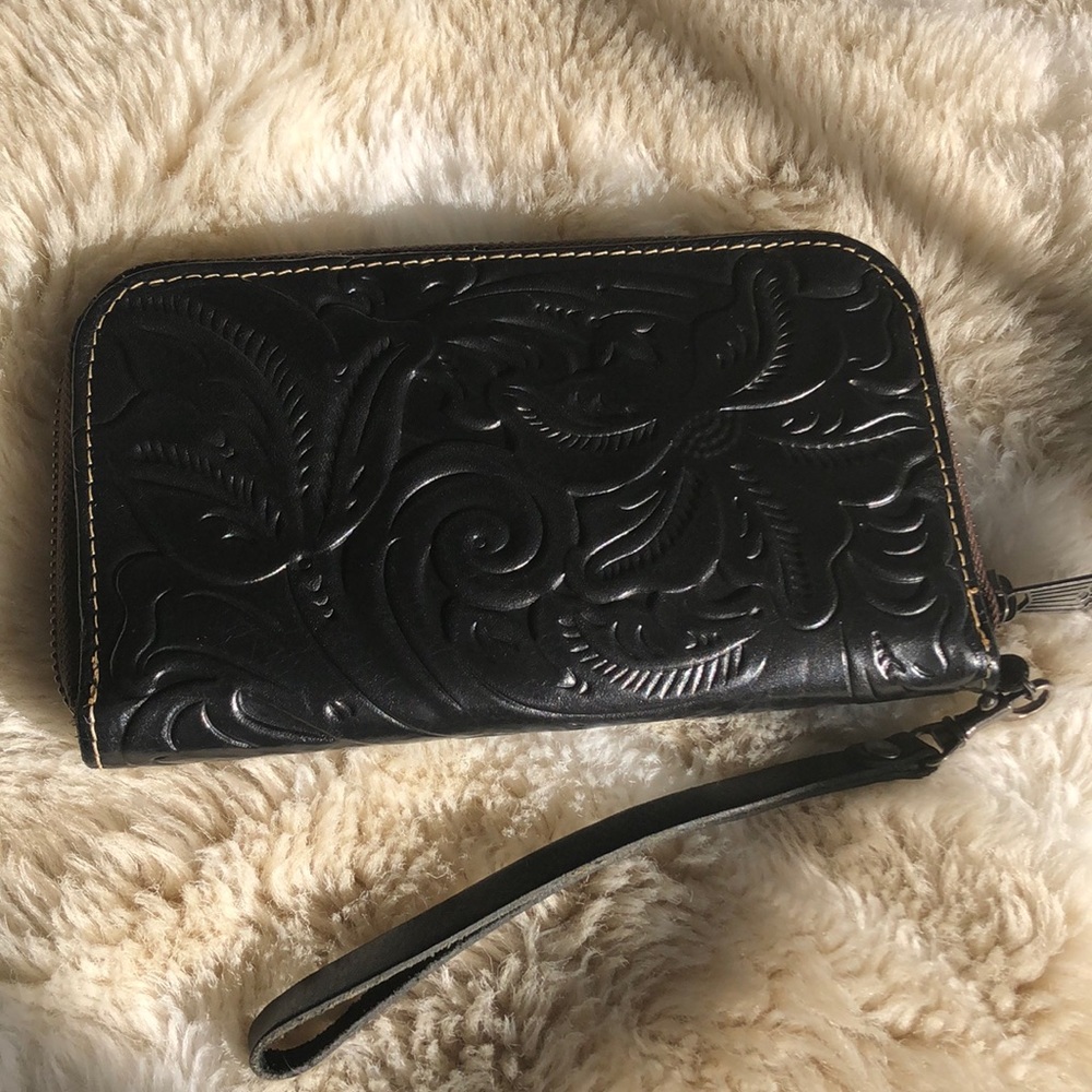 🦋 New Patricia Nash leather wallet/wristlet🦋